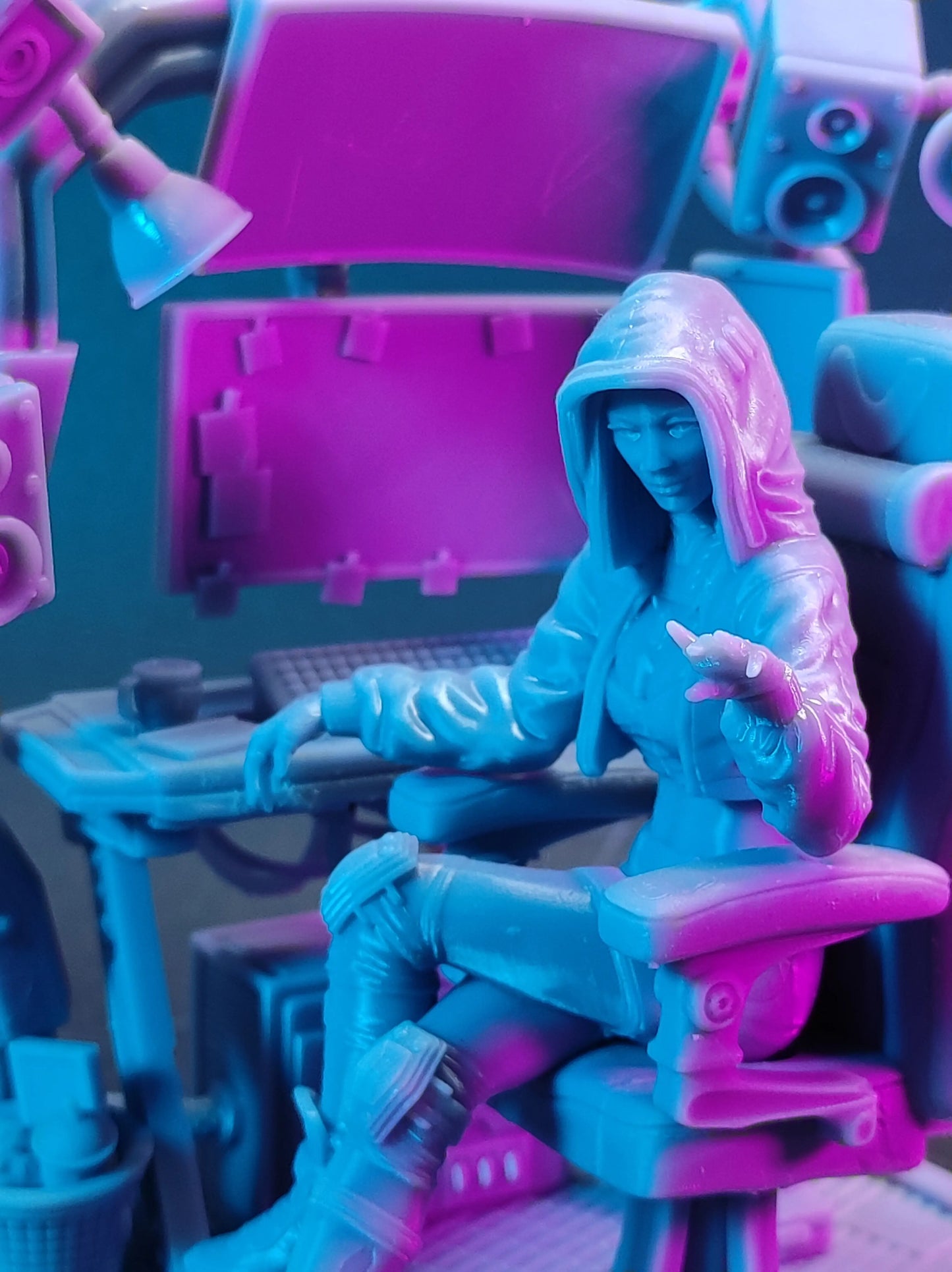 Alessandro Di Cesare - Chroma City - Ada, Cyber Sentinel - 100mm Pin Up/Figure/Model/Diorama - Helios3DPrinting