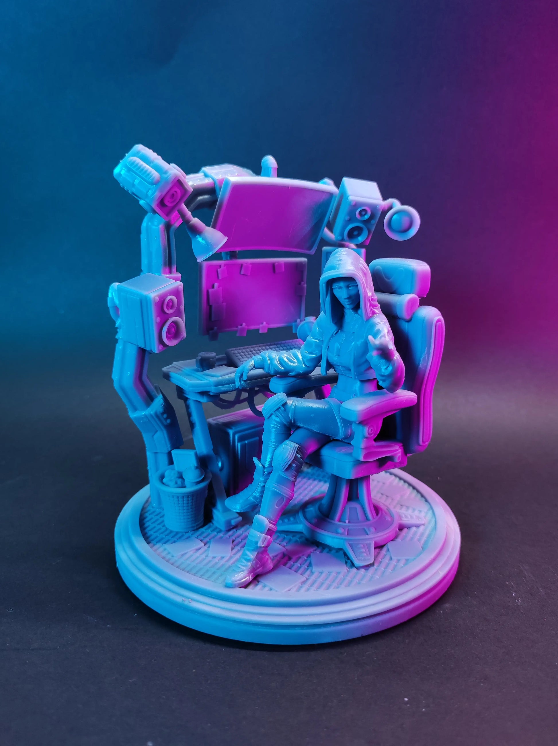 Alessandro Di Cesare - Chroma City - Ada, Cyber Sentinel - 100mm Pin Up/Figure/Model/Diorama - Helios3DPrinting