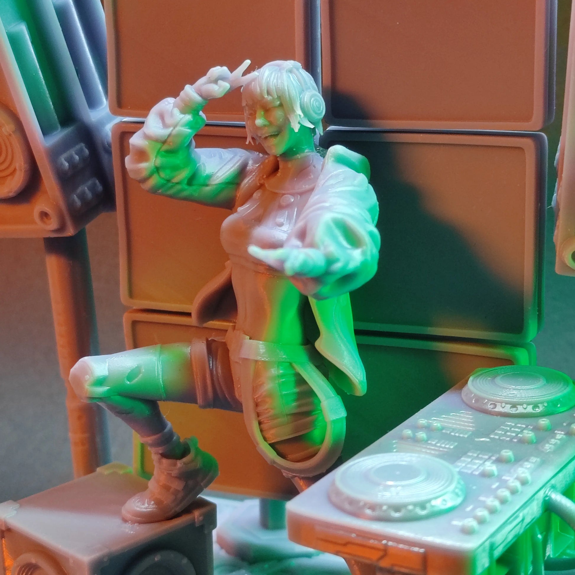 Alessandro Di Cesare - Chroma City - Lumi, Melodic Muse - 100mm Pin Up/Figure/Model/Diorama - Helios3DPrinting