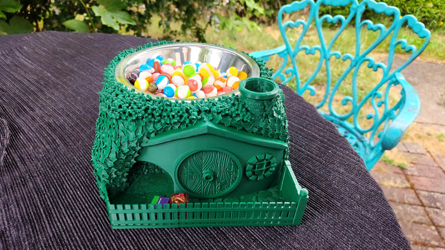 Jacob & Kira - Snack-Holding Dice Towers - Halfling - DnD/TTRPG/Roleplaying/Wargames